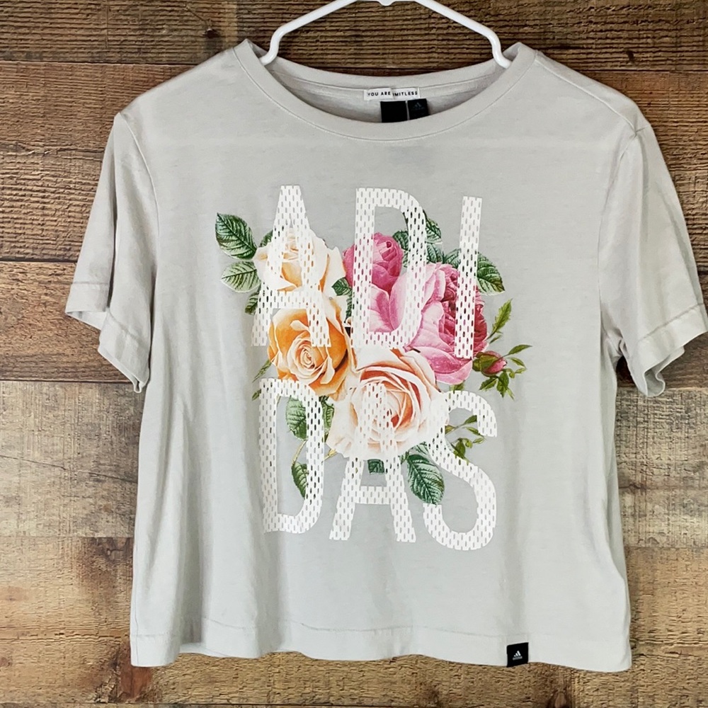 Adidas Floral Essential T-Shirt short sleeves athletic top Size Small